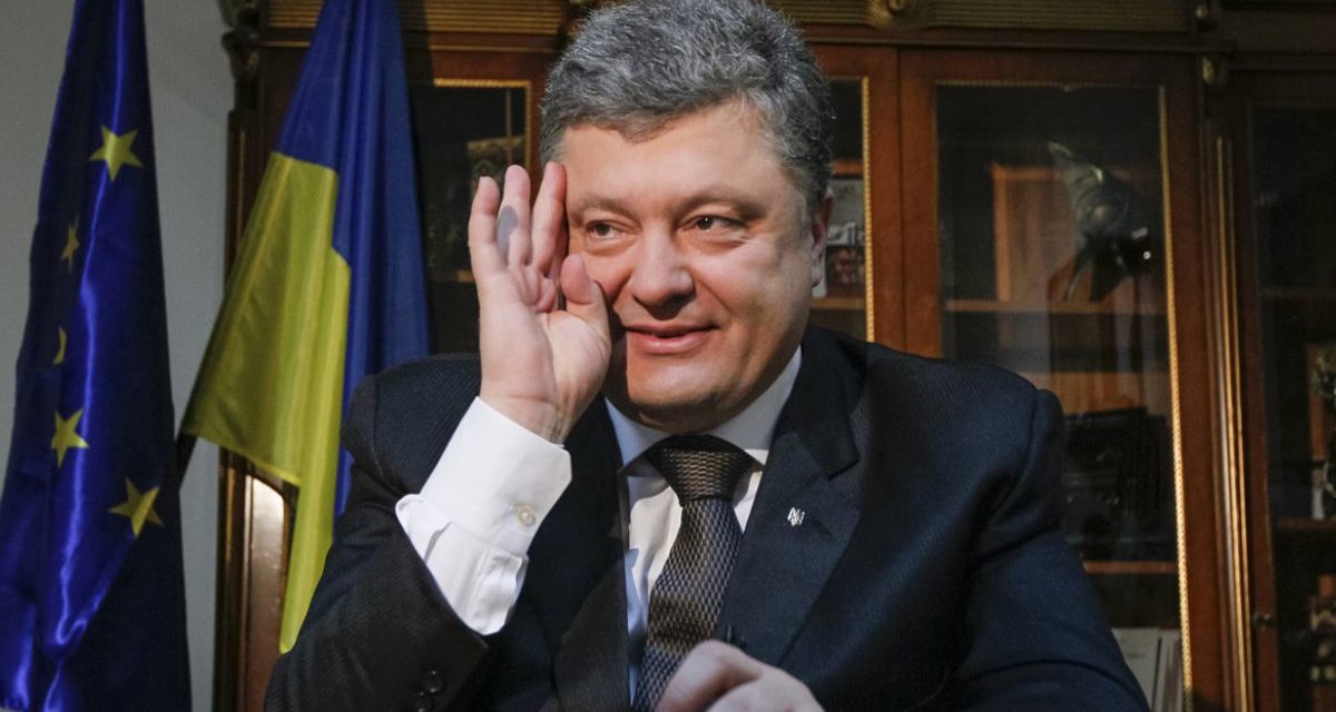 UKRAINE : L’EX-PRESIDENT POROCHENKO DIT S’ETRE VU REFUSER DE SORTIR DU PAYS