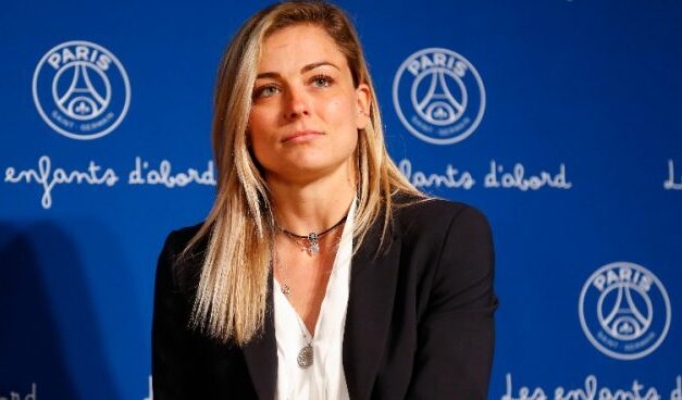 L’ancienne joueuse de l’équipe de France est la cible de sévères critiques pour s’être affichée avec Achraf Hakimi, au cœur d’une affaire de viol.
