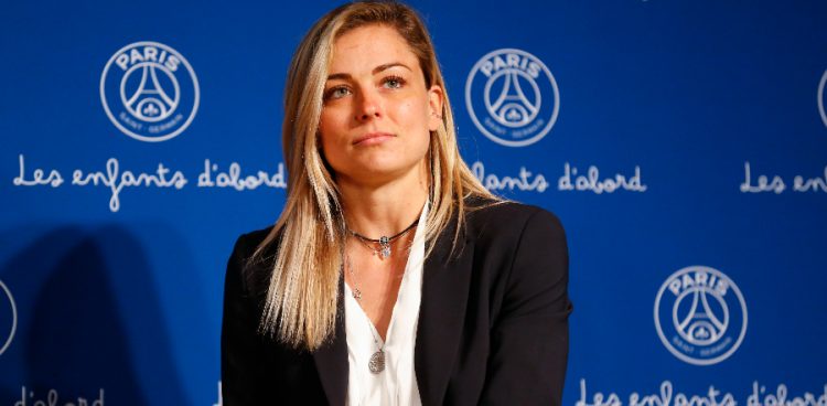L’ancienne joueuse de l’équipe de France est la cible de sévères critiques pour s’être affichée avec Achraf Hakimi, au cœur d’une affaire de viol.