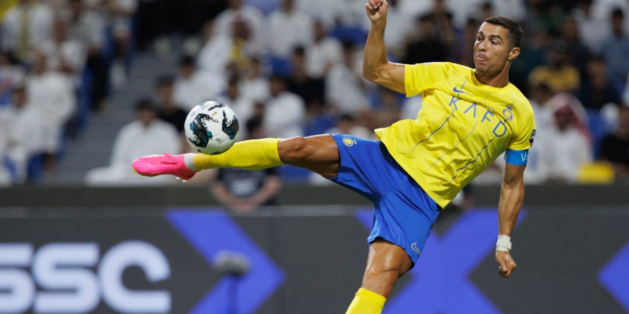 Ronaldo offre la Coupe Arabe des Clubs Champions à Al Nassr