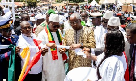 2 Octobre 2024 : Le Premier Ministre Amadou Oury BAH Rend Hommage aux Pionniers De L’indépendance à Faranah