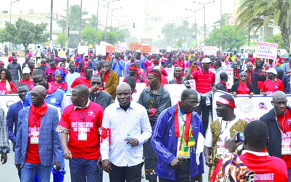Sénégal Le Ministre du Travail Tente de Désamorcer la Crise Syndicale : Réponses aux Revendications, mais Tensions Persistantes