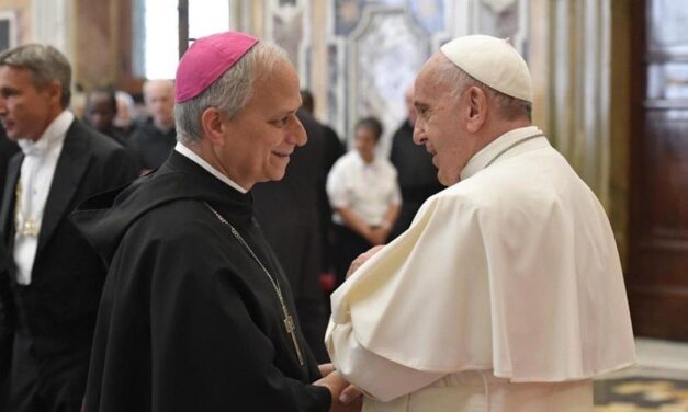 Qui est le Cardinal Robert Francis Prevost Prétendu comme le Futur Pape