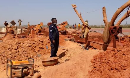 Mandiana : plus de 100 machines d’exploitation d’or déguerpies à Kodianakoro, le commissaire spécial des mines alerte l’État