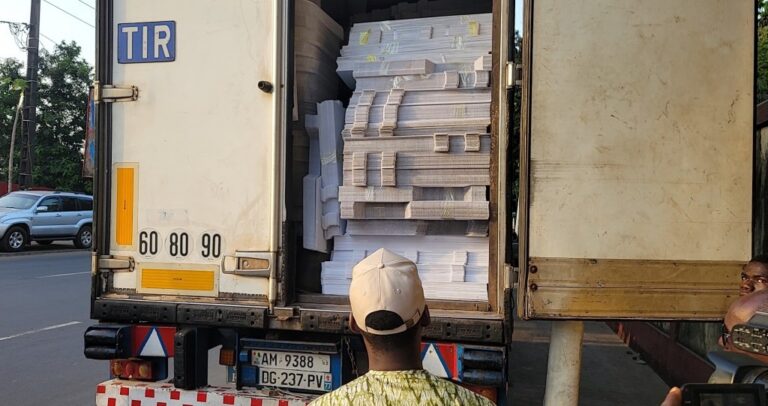 Guinée : Déploiement stratégique du matériel électoral pour les élections couplées du 24 mai 2026