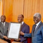 Côte d’Ivoire : le gouvernement confirme la fin des districts autonomes et écarte toute réforme de la CEI