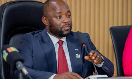 Guinée : les salaires de 652 agents publics provisoirement gelés dans le cadre d’une opération d’assainissement
