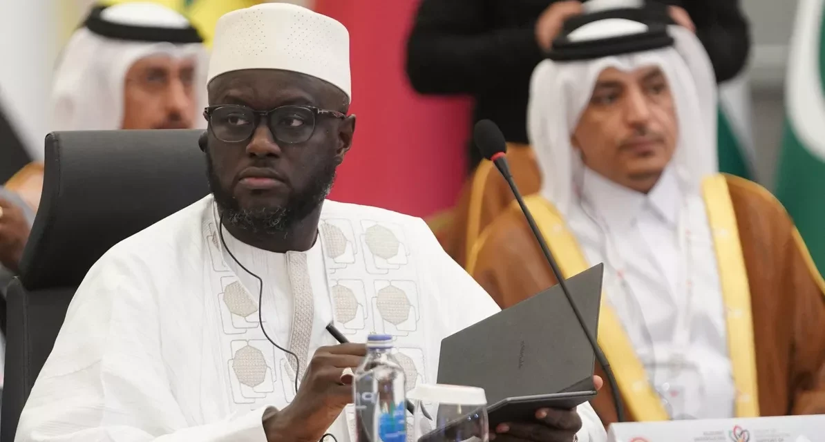 Sénégal : la démission du président de l’Assemblée nationale accentue le choc politique après le départ d’Ousmane Sonko
