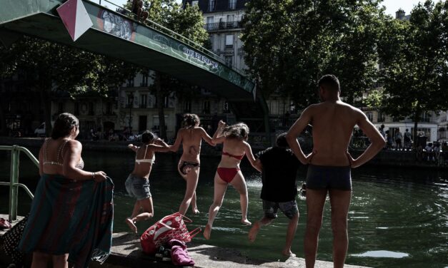 France : la vague de chaleur relance le débat sur les discriminations et les tensions identitaires