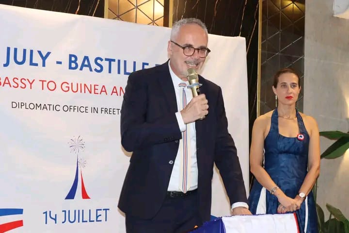 LA FRANCE CÉLÈBRE SA FÊTE NATIONALE À FREETOWN ET CONSOLIDE SON PARTENARIAT STRATÉGIQUE AVEC LA SIERRA LEONE