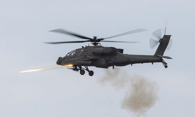 Israël renforce son arsenal militaire avec l’achat de 12 hélicoptères Apache aux États-Unis