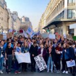 France : après une mobilisation massive, les lycéens maintiennent la pression